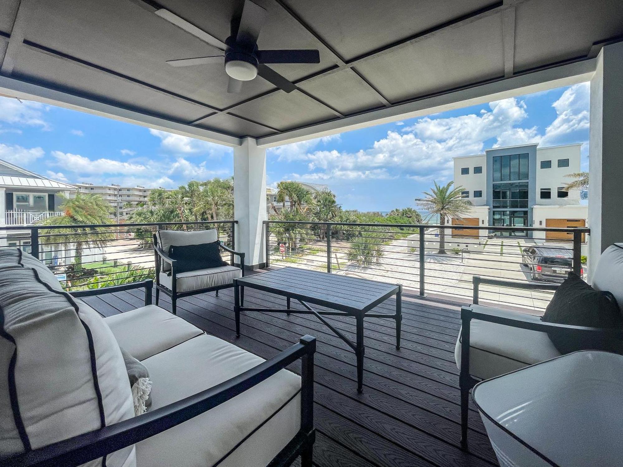 Coastal Dream! Ocean Views! Pool! Seconds From The Beach! 2601s Holiday home