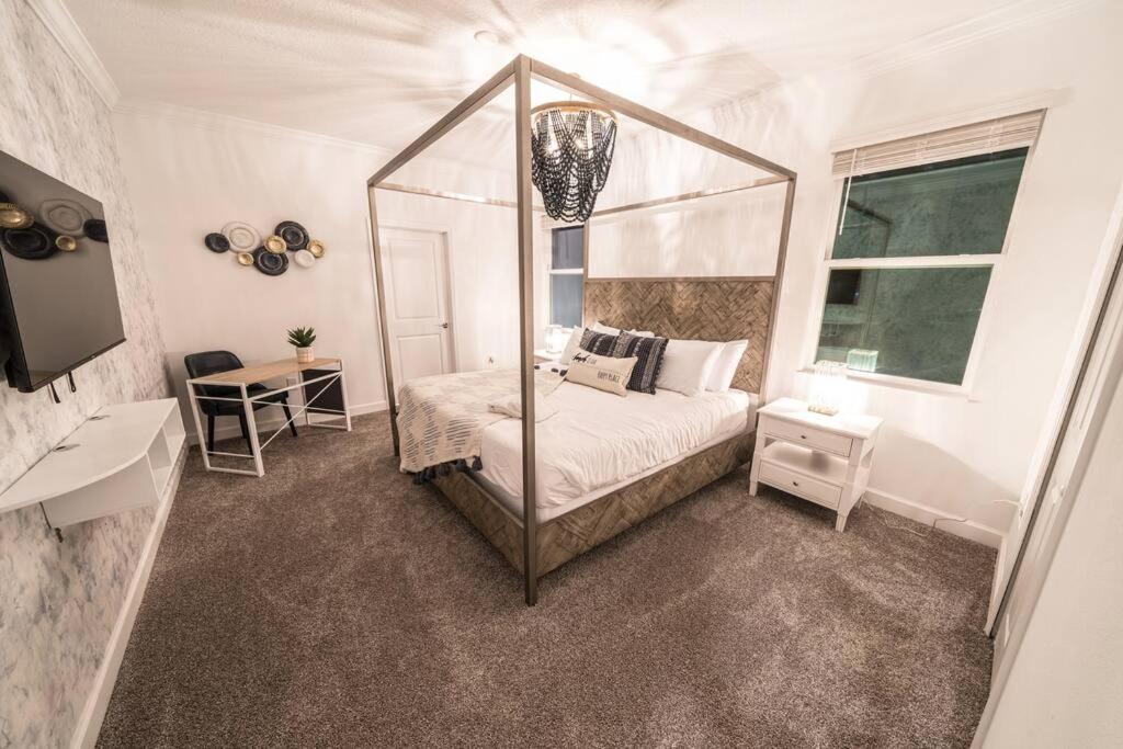 Dream Vacation With View, Pool, More, And Walking Distance To Holiday home Kissimmee