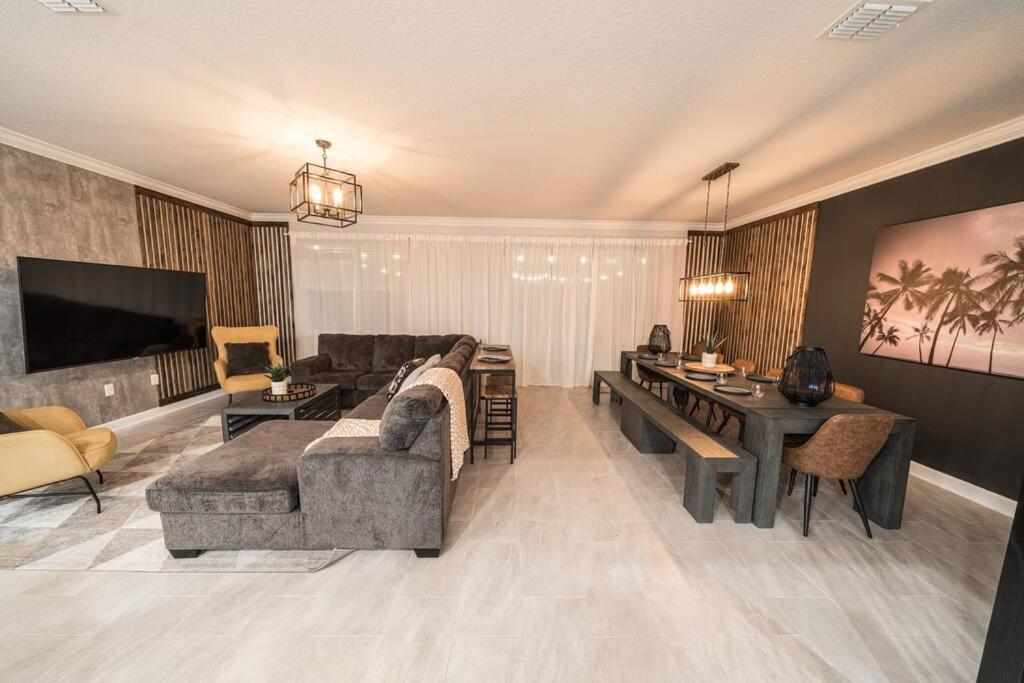 Dream Vacation With View, Pool, More, And Walking Distance To