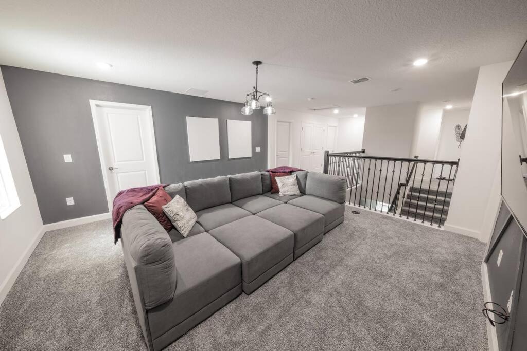Dream Vacation With View, Pool, More, And Walking Distance To Holiday home Kissimmee