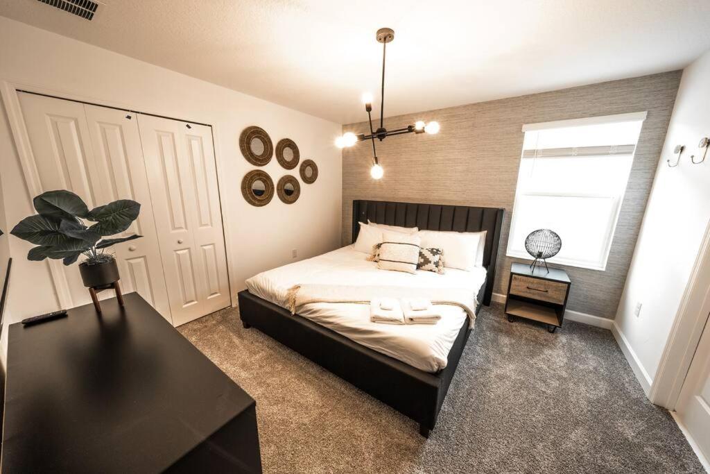 Dream Vacation With View, Pool, More, And Walking Distance To Holiday home Kissimmee
