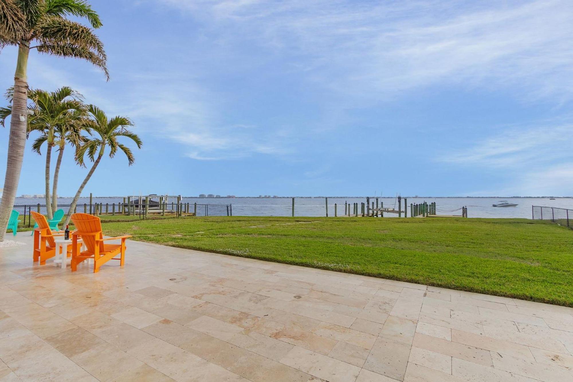 Holiday home Stunning River View, Heated Pool & - Million Dollar View - Roelens Cape Coral