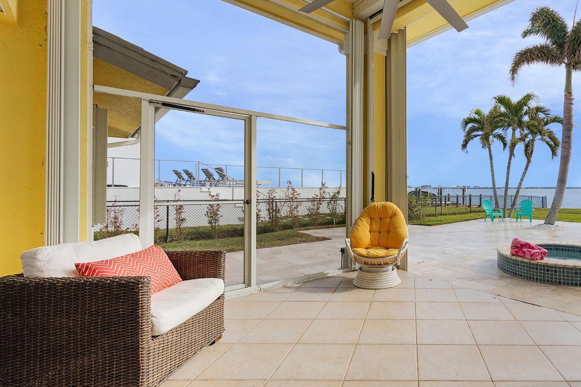 Stunning River View, Heated Pool & - Million Dollar View - Roelens * Cape Coral