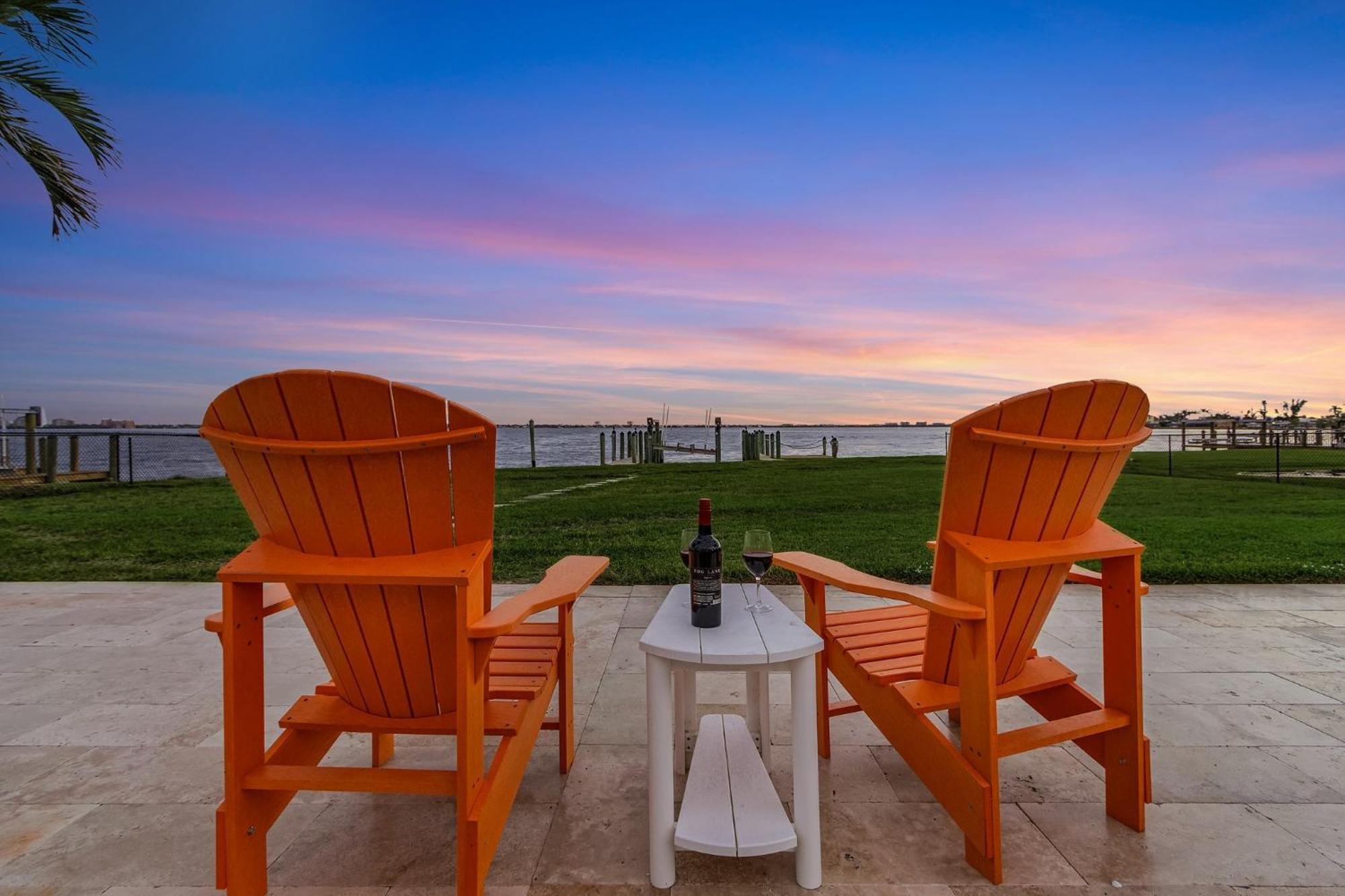 Stunning River View, Heated Pool & - Million Dollar View - Roelens * Cape Coral