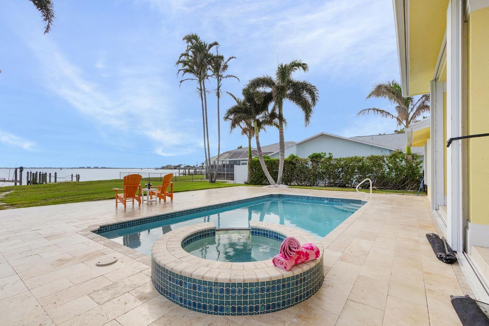 Stunning River View, Heated Pool & - Million Dollar View - Roelens Holiday home *