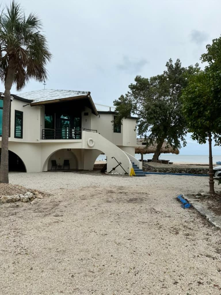 Apartment Ocean Depth At Barnacle *