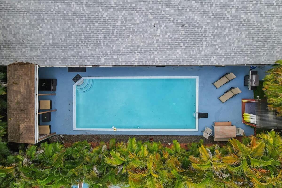 New Stunning With Heated Pool *