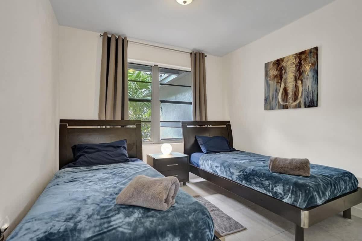 New Stunning With Heated Pool