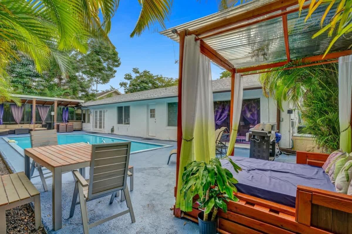 Villa New Stunning With Heated Pool