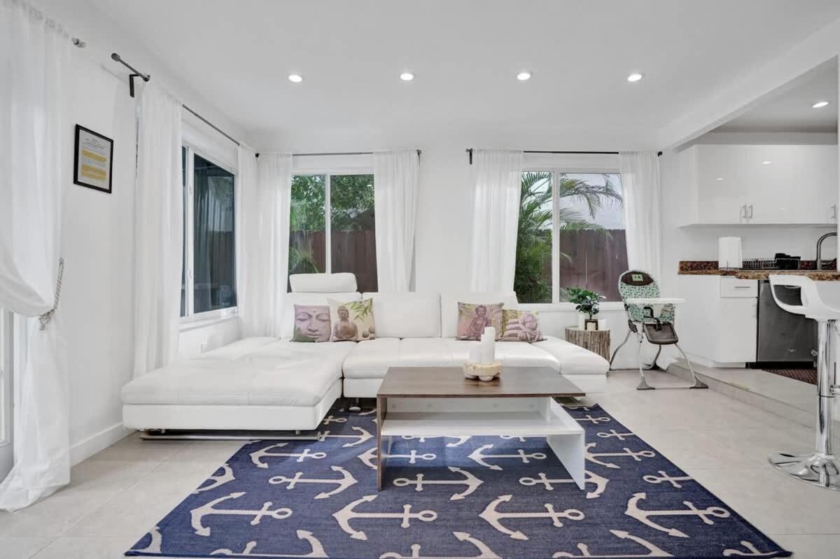 New Stunning With Heated Pool Villa