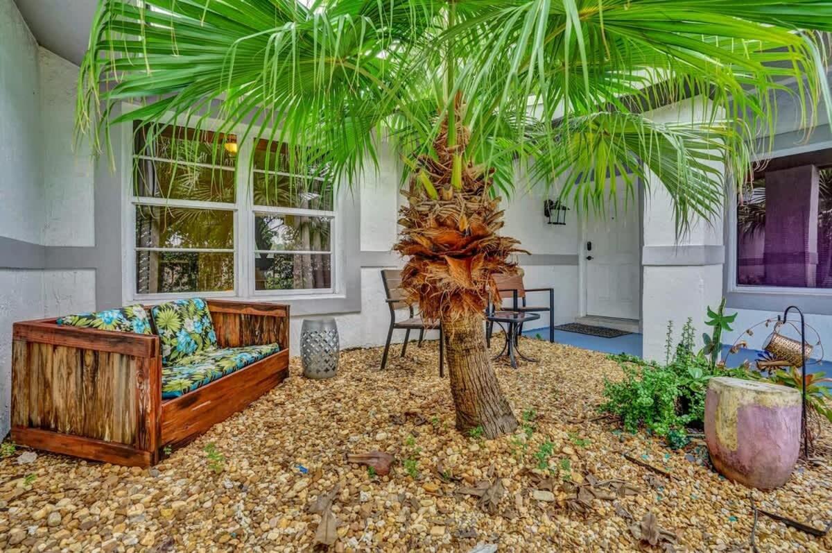 Villa New Stunning With Heated Pool