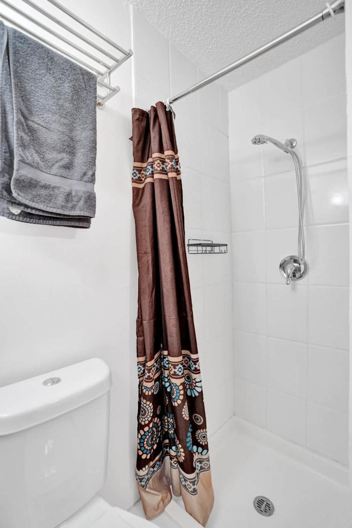 Villa New Stunning With Heated Pool