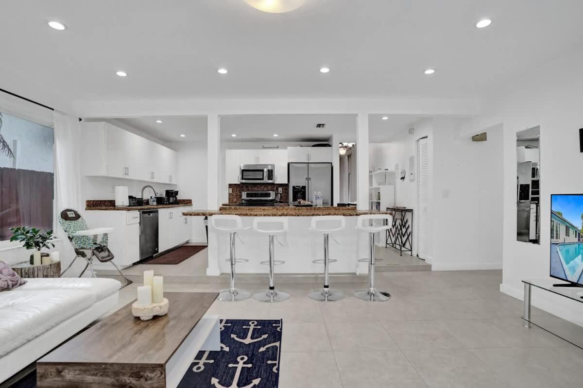 New Stunning With Heated Pool Villa *