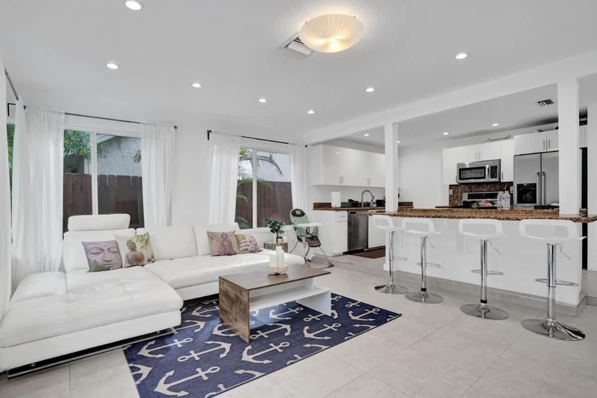Villa New Stunning With Heated Pool *