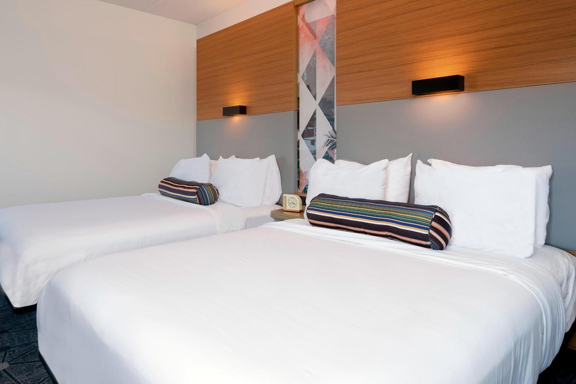 Hotel Aloft Airport