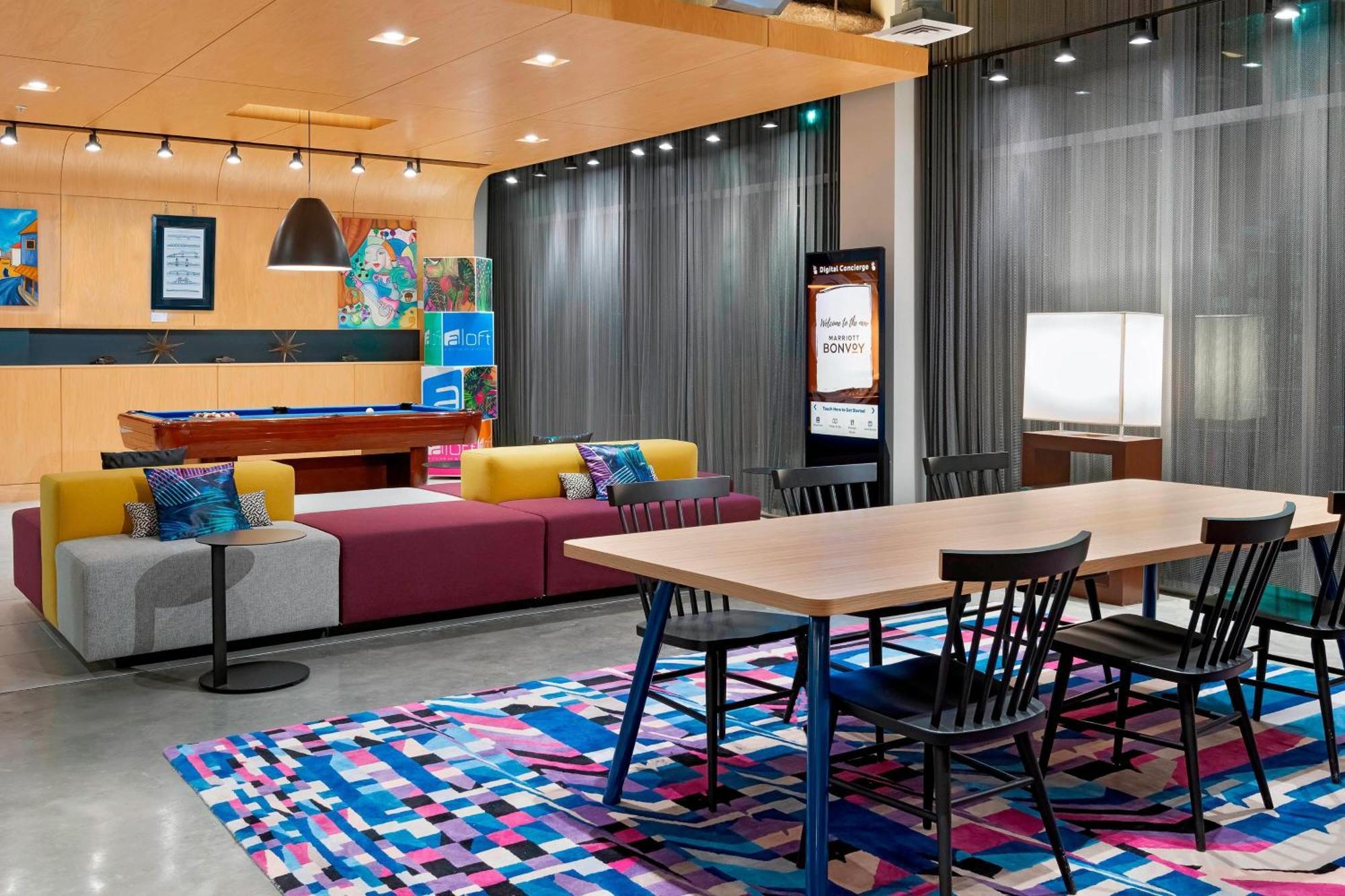 Hotel Aloft Airport