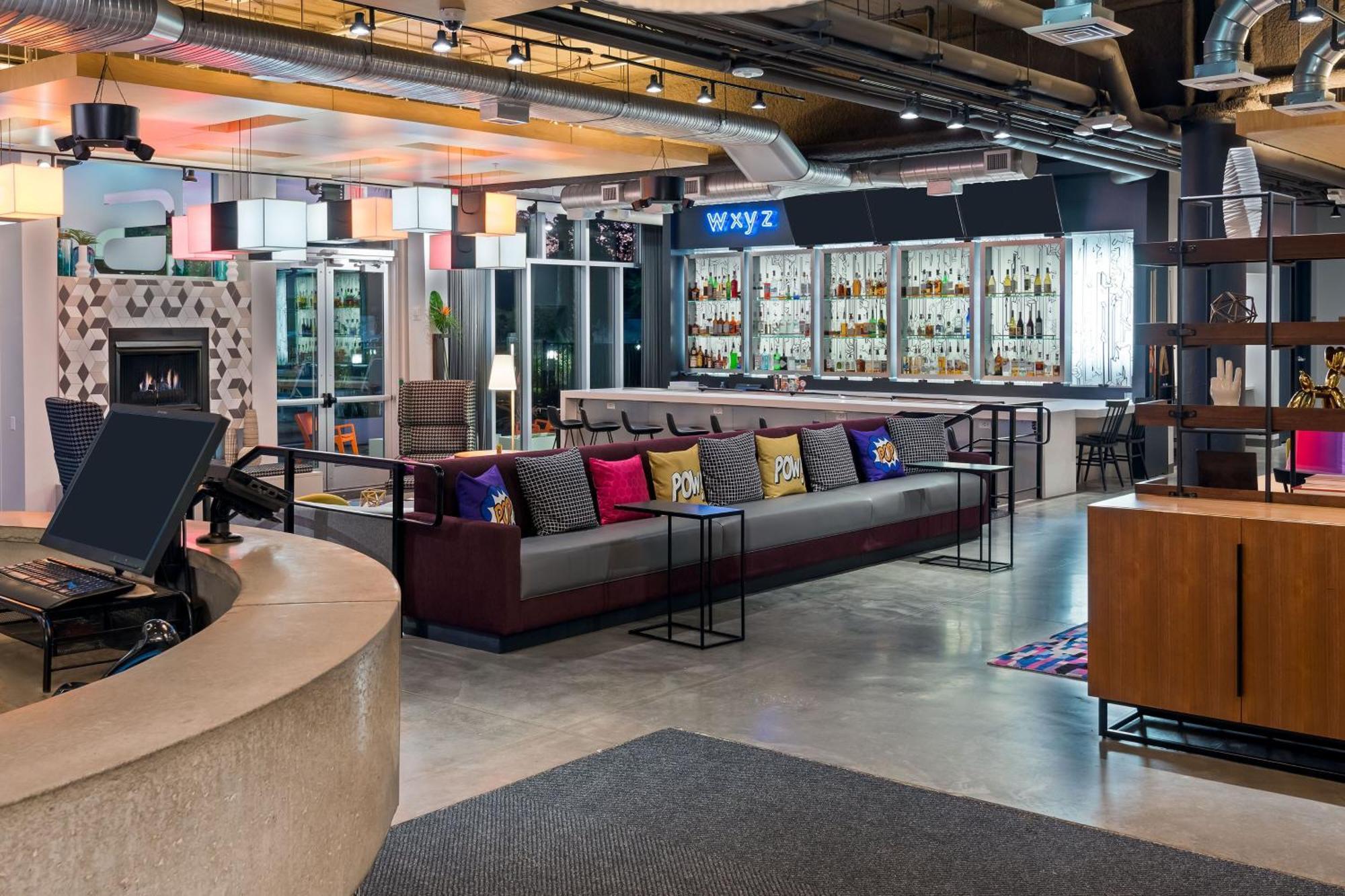 Hotel Aloft Airport 4*