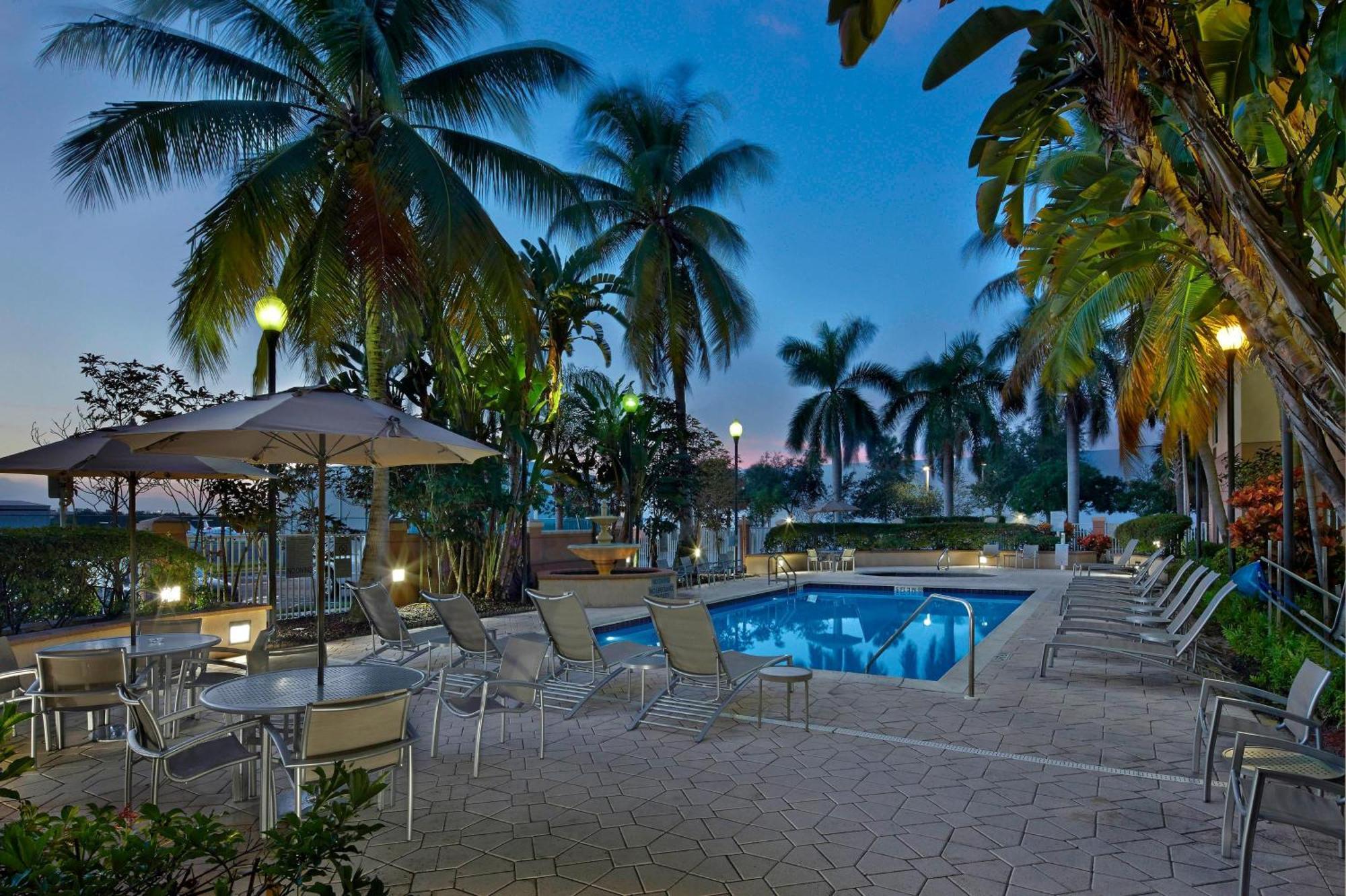 Hotel Fairfield & 3*