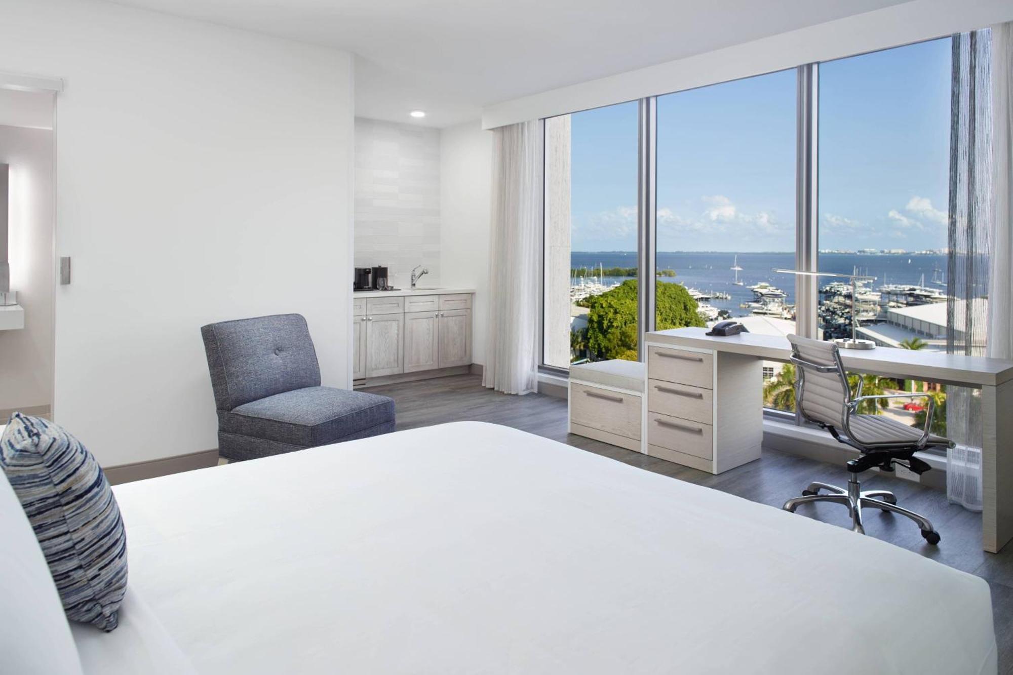 Courtyard Coconut Grove 3*