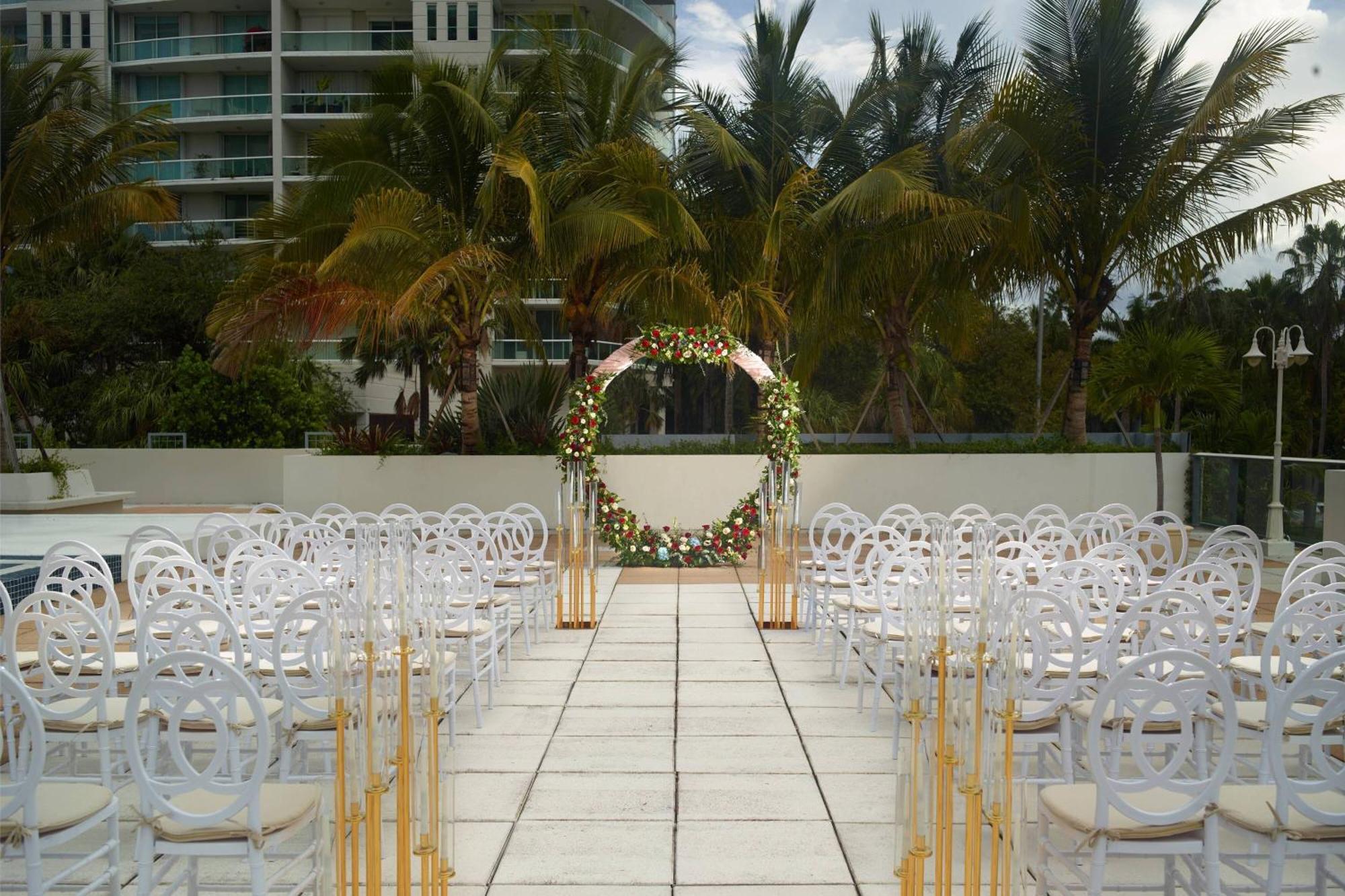Hotel Courtyard Coconut Grove Miami