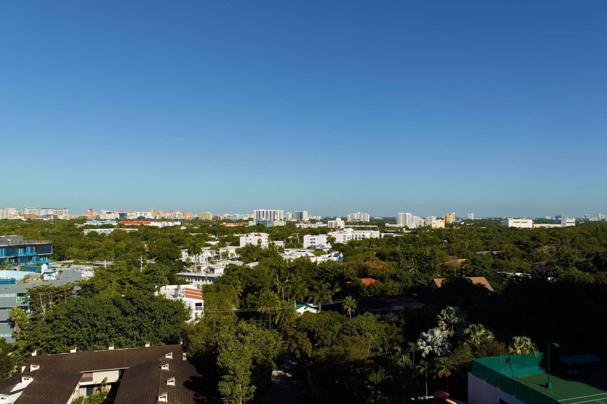 Courtyard Coconut Grove Hotel 3*