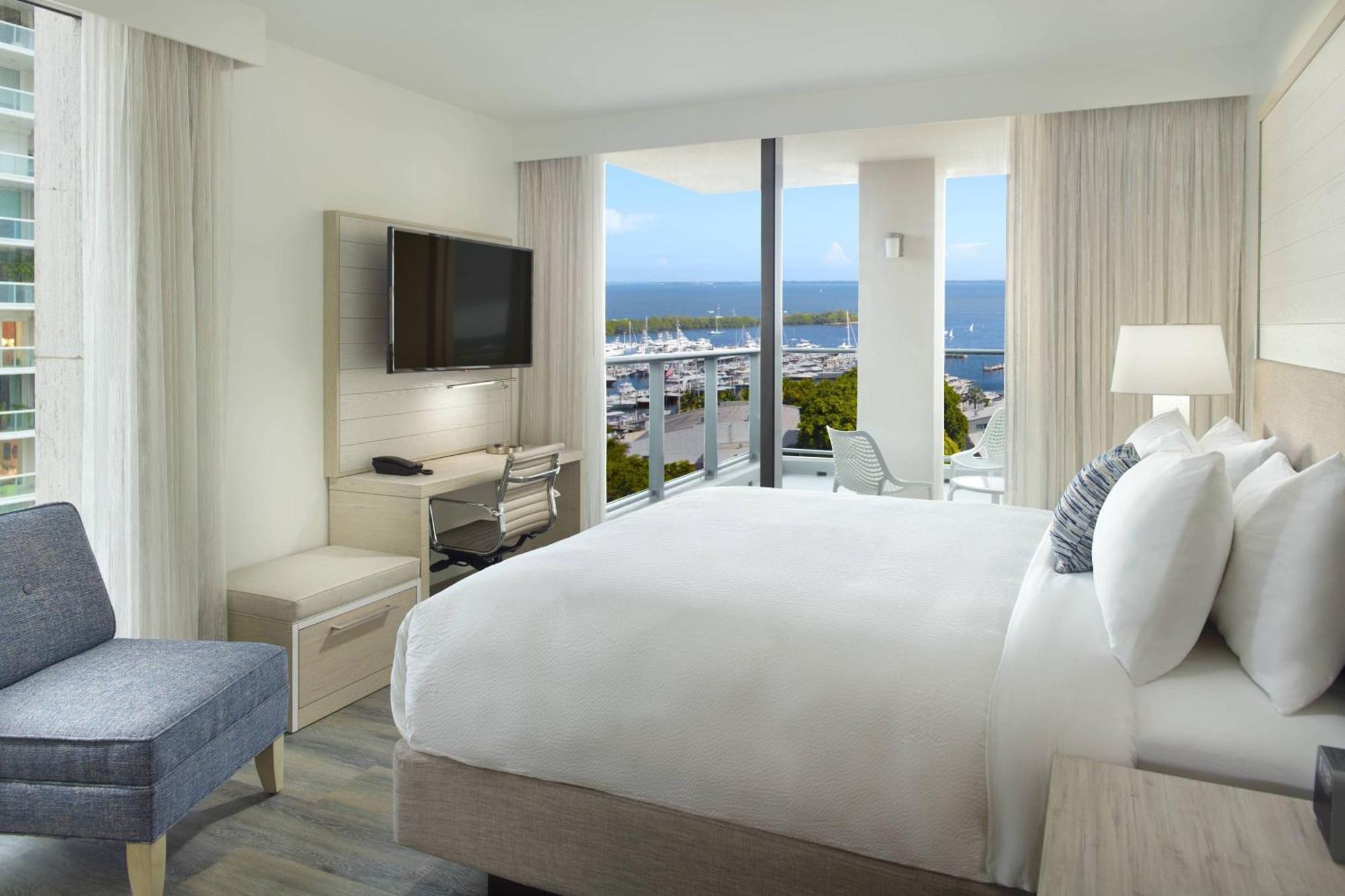 Courtyard Coconut Grove Hotel Miami
