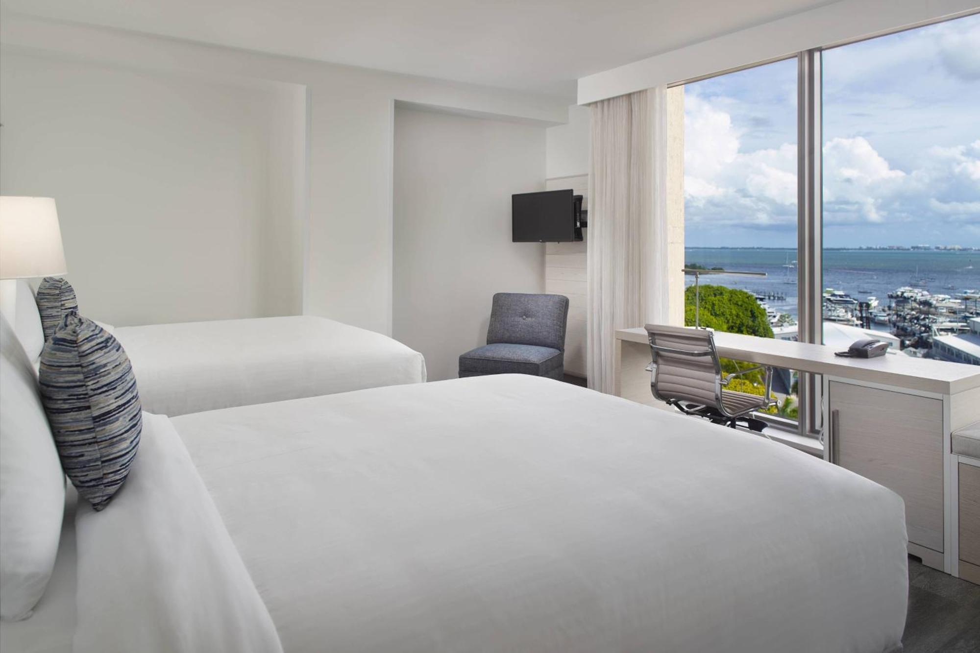 Hotel Courtyard Coconut Grove 3*