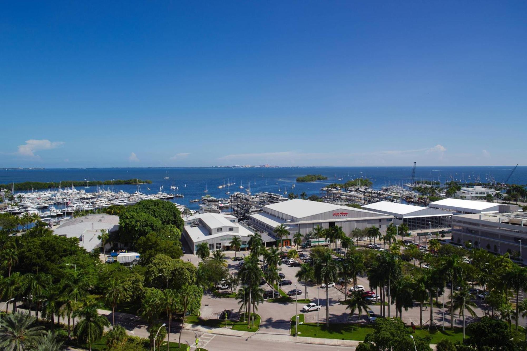 Courtyard Coconut Grove Hotel
