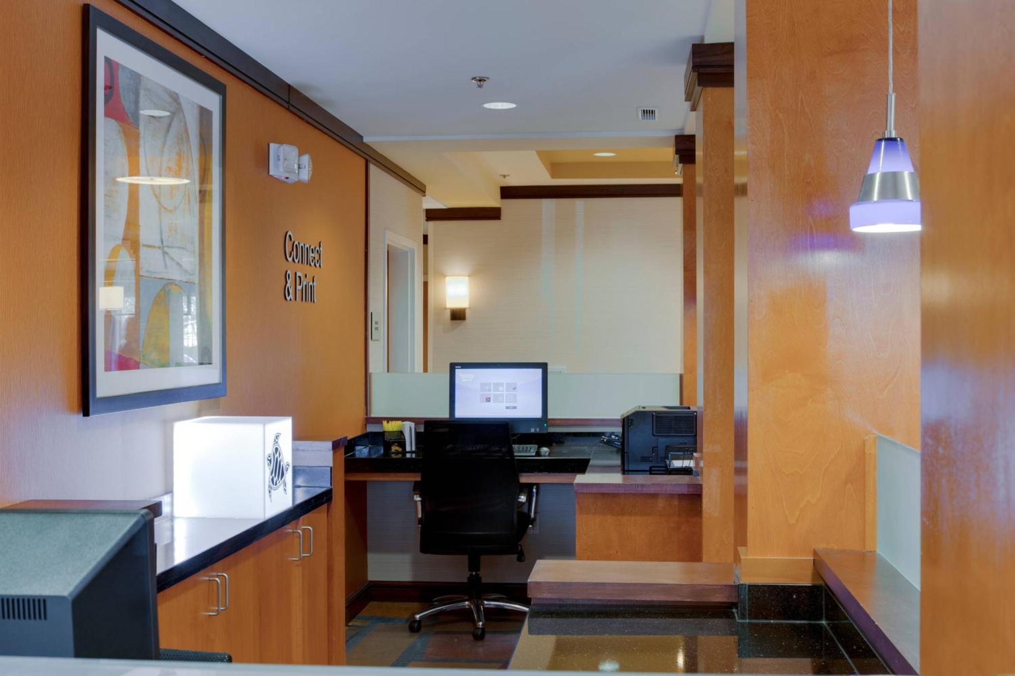 Fairfield And By Marriott Kennedy Space Center Hotel 3*