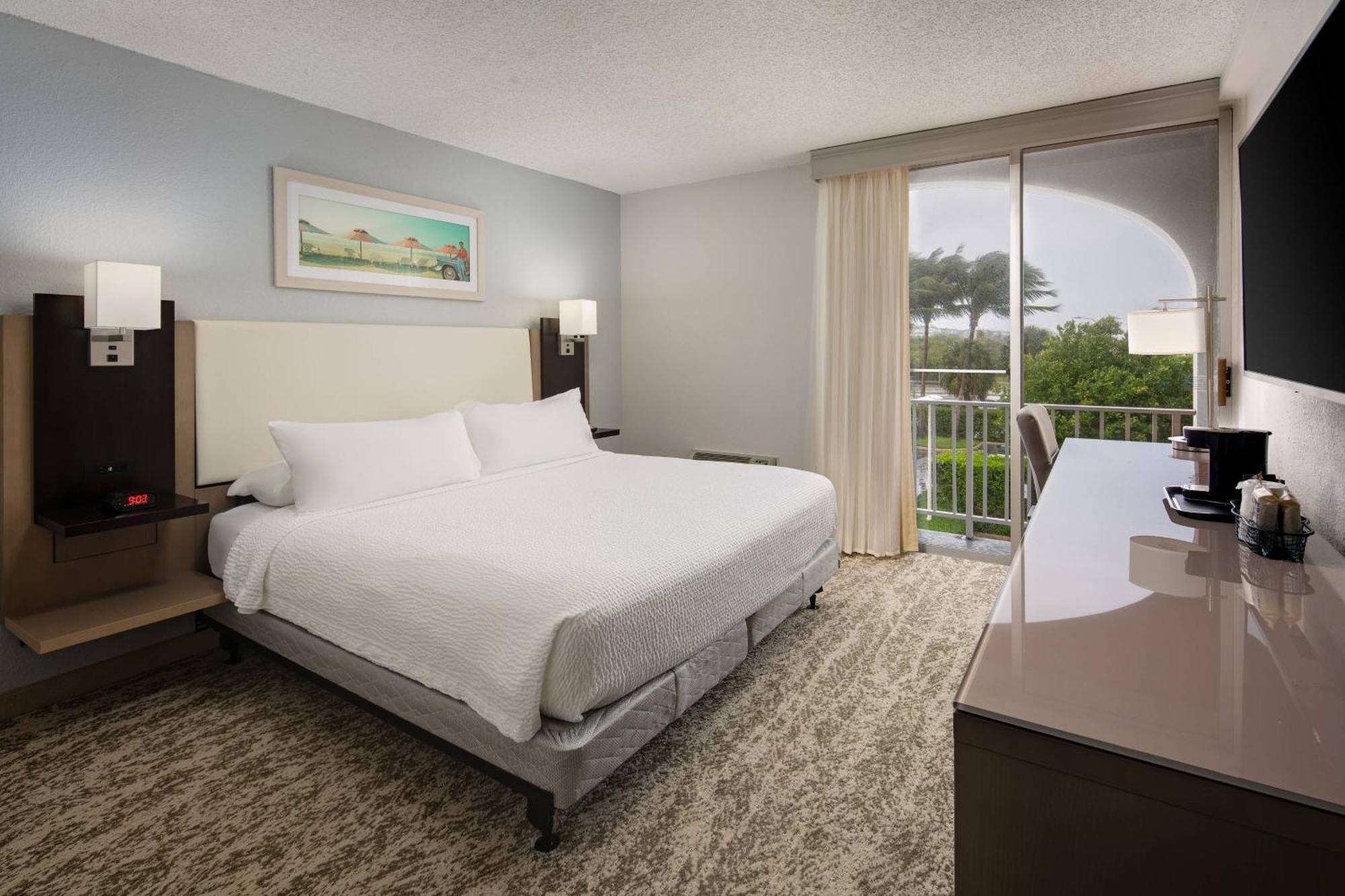 Hotel Fairfield And By Marriott Palm 3*
