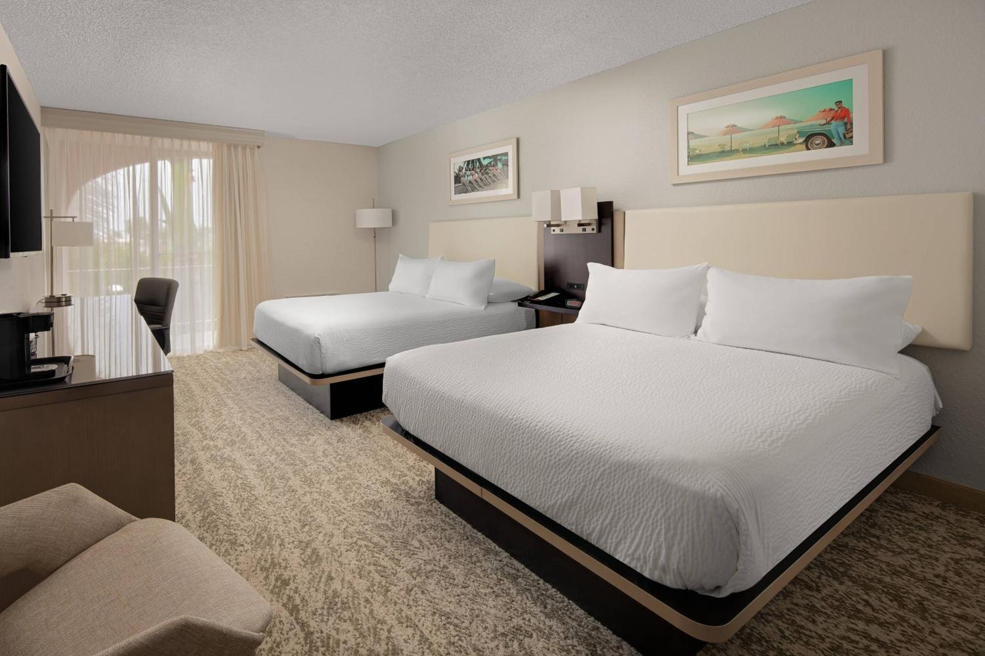 Fairfield And By Marriott Palm Hotel Palm Beach