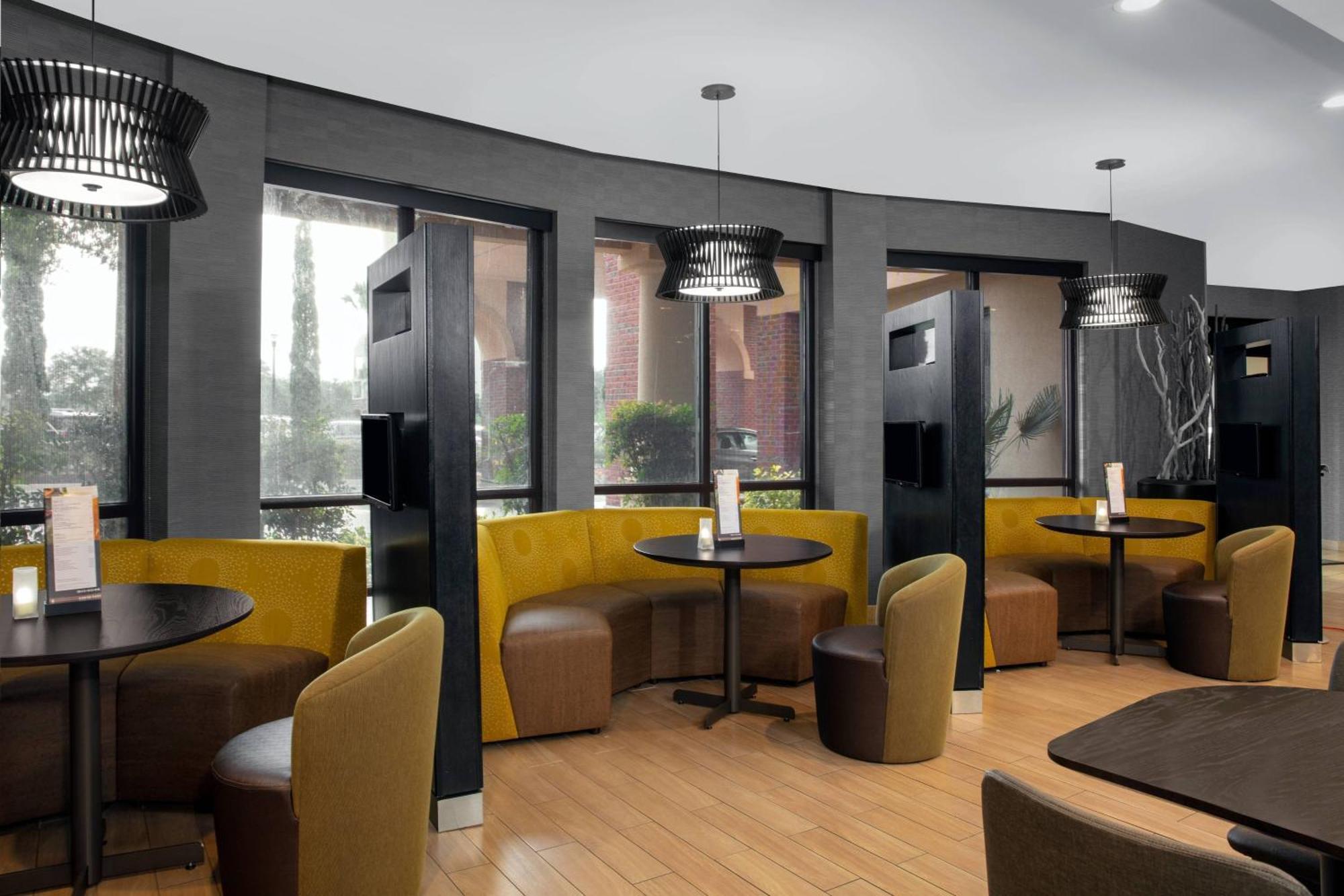 Courtyard By Marriott I-295/east Beltway Hotel