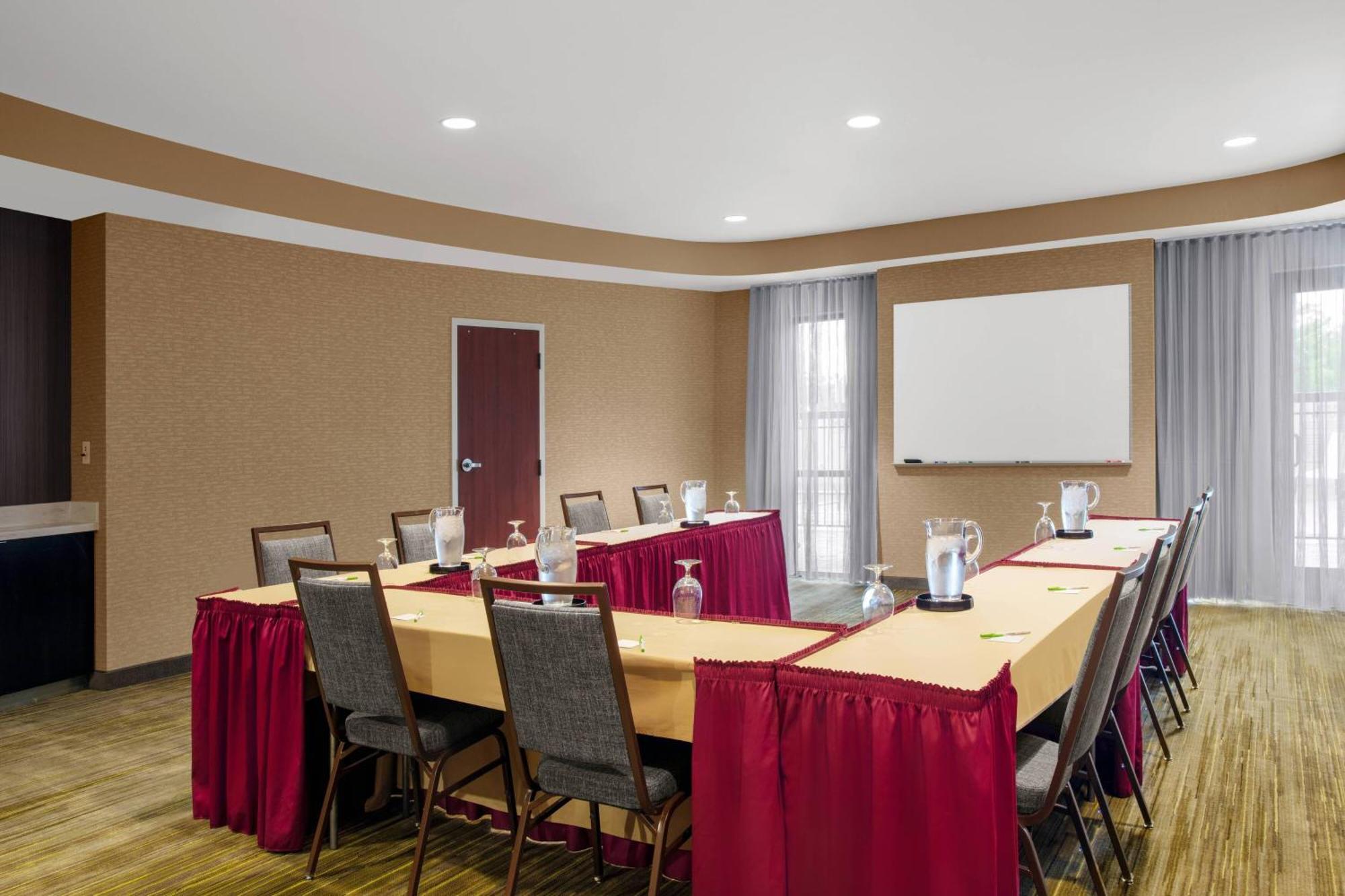 Courtyard By Marriott I-295/east Beltway Hotel 3*