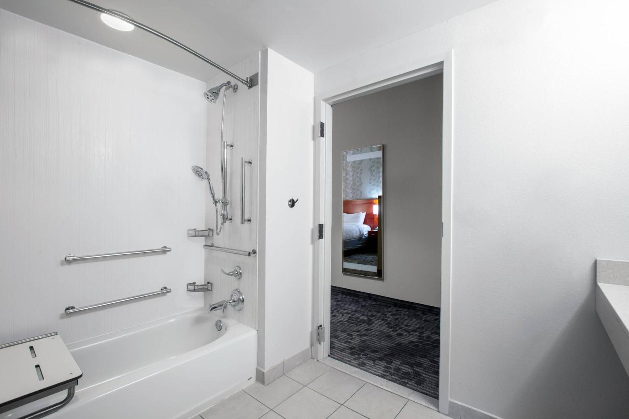 Hotel Courtyard By Marriott I-295/east Beltway 3*