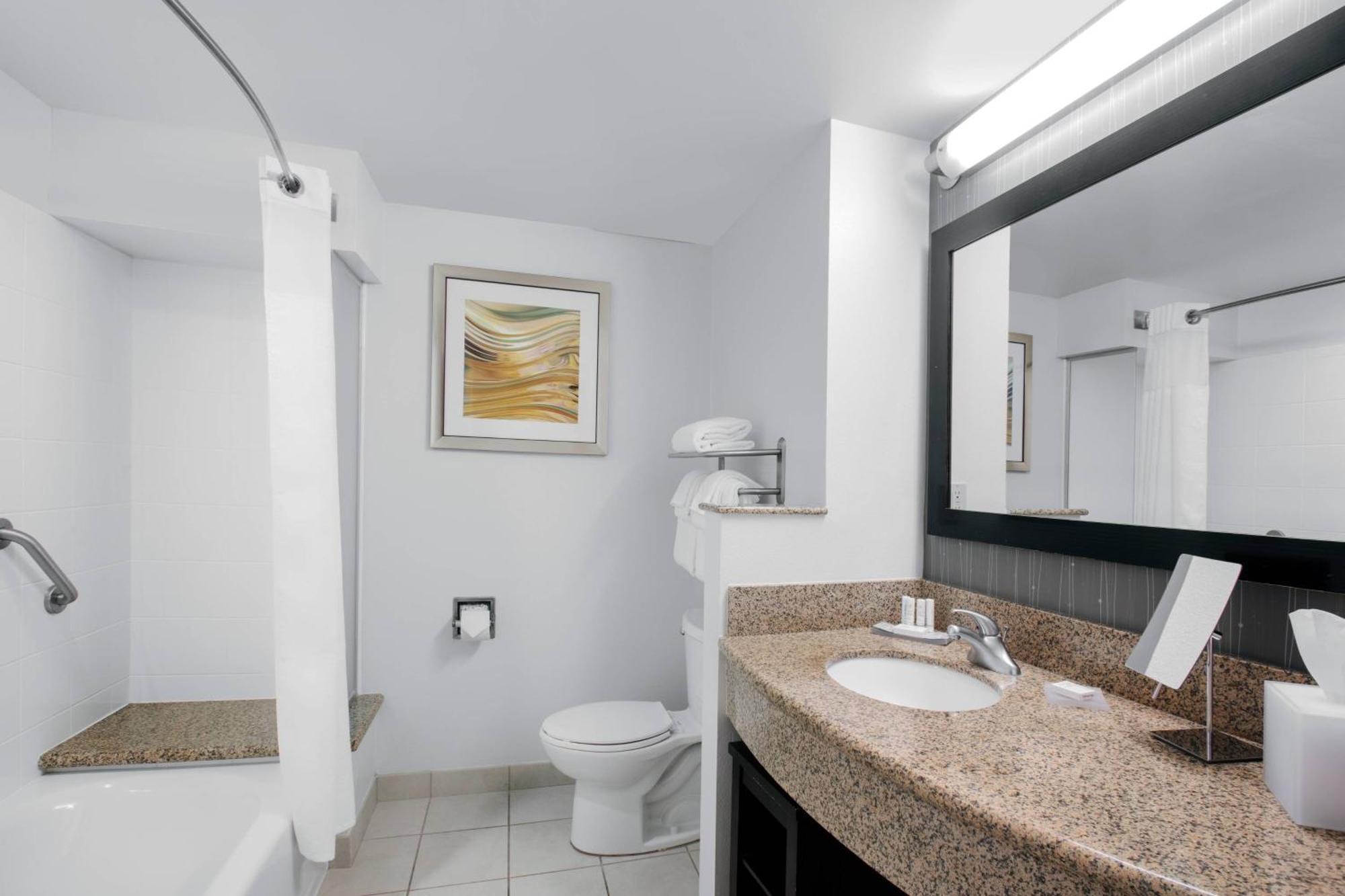 Hotel Courtyard By Marriott I-295/east Beltway 3*