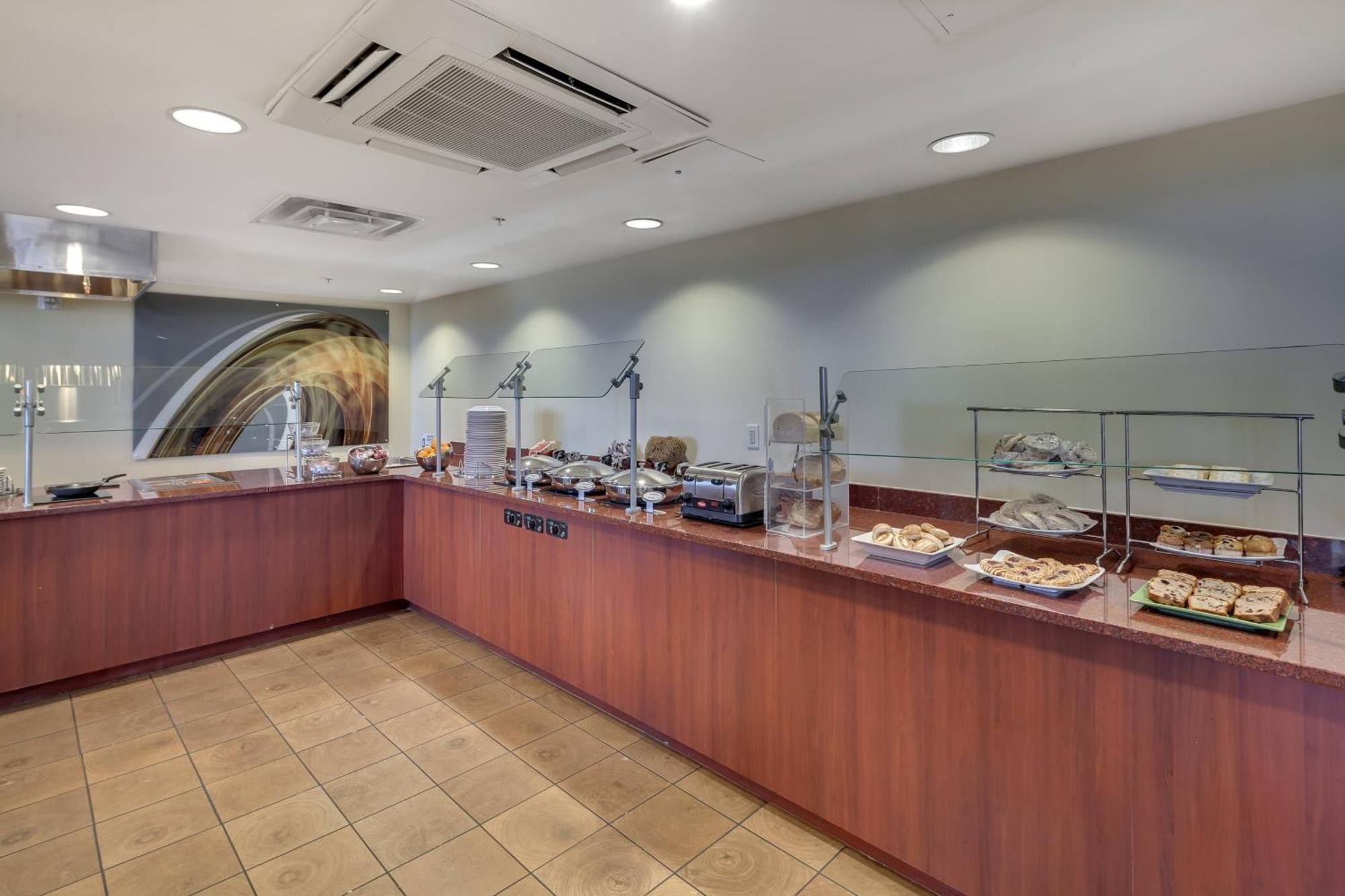 Courtyard By Marriott Jacksonville Oceanfront Hotel 3*