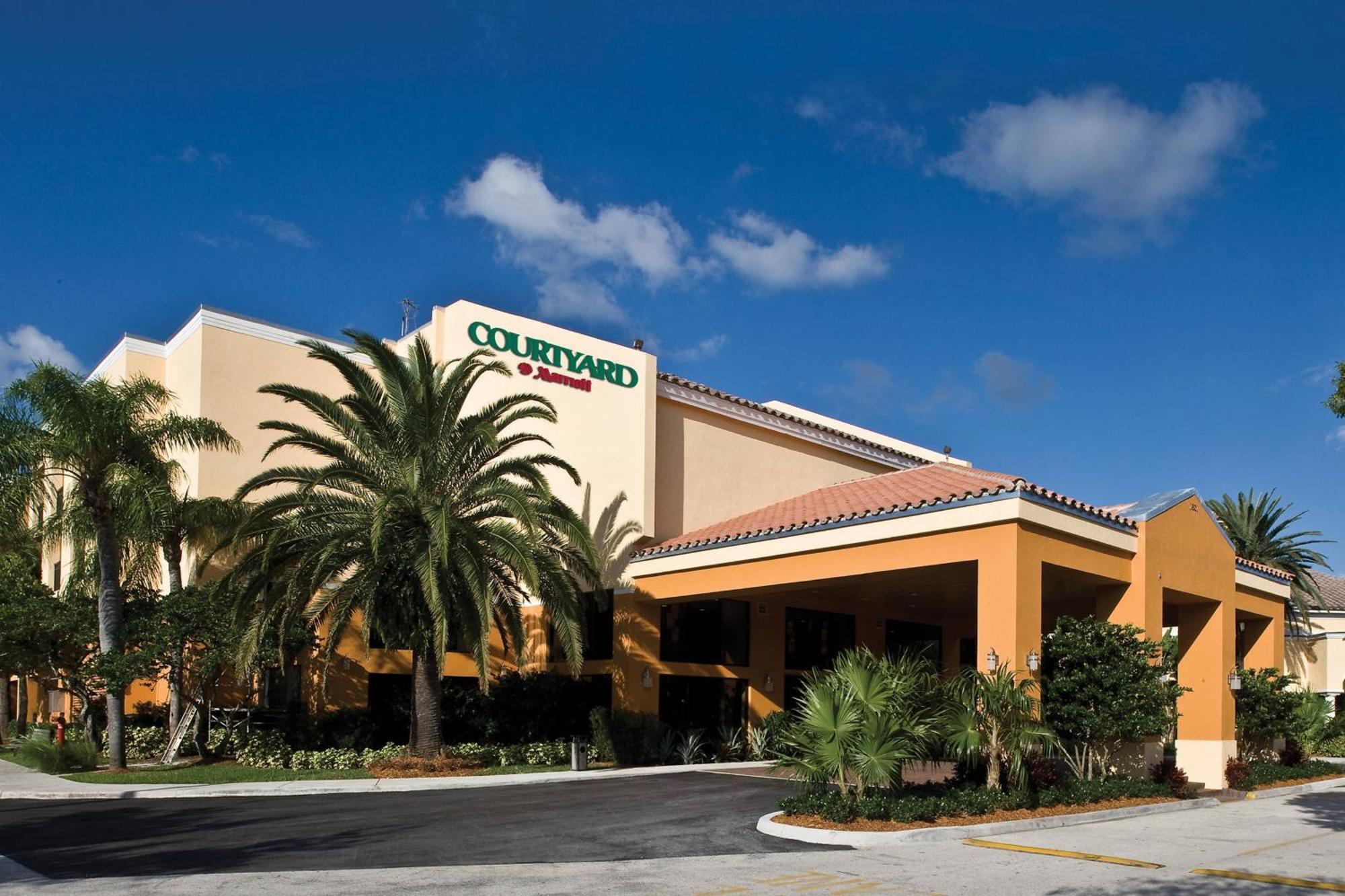 Courtyard By Marriott Boynton 4*