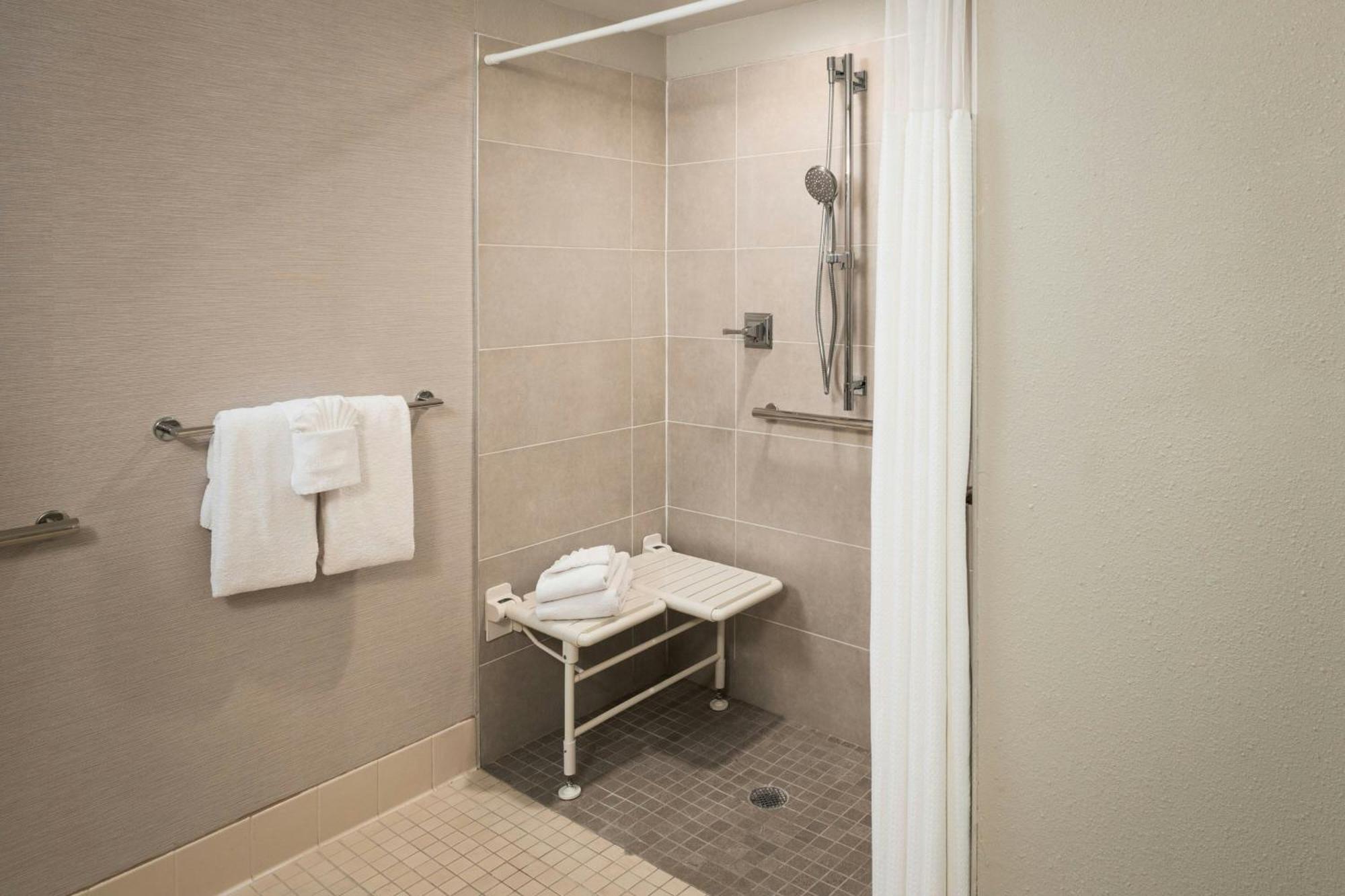 Courtyard By Marriott Downtown Hotel 3*