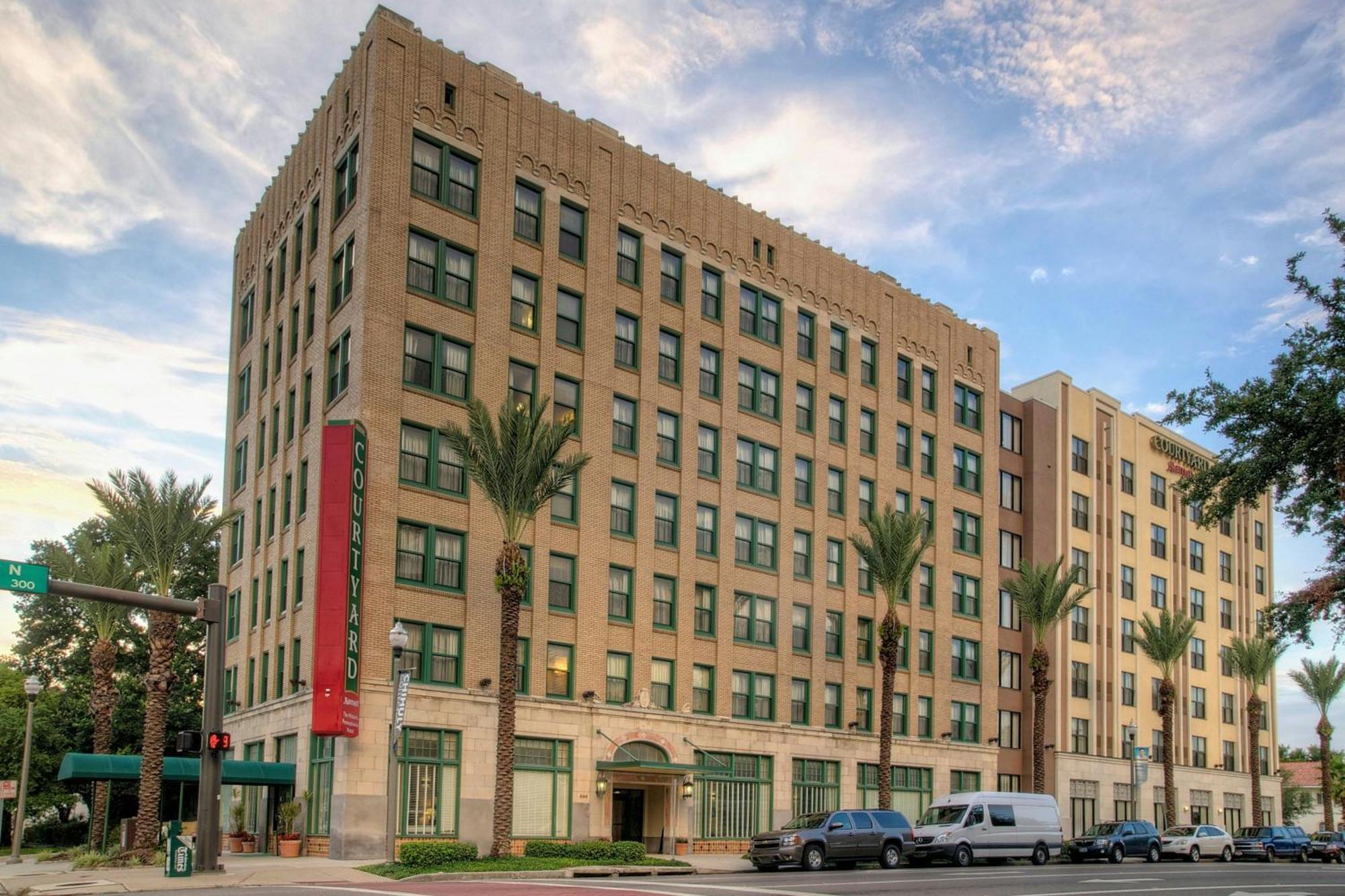 Courtyard By Marriott Downtown Hotel 3*