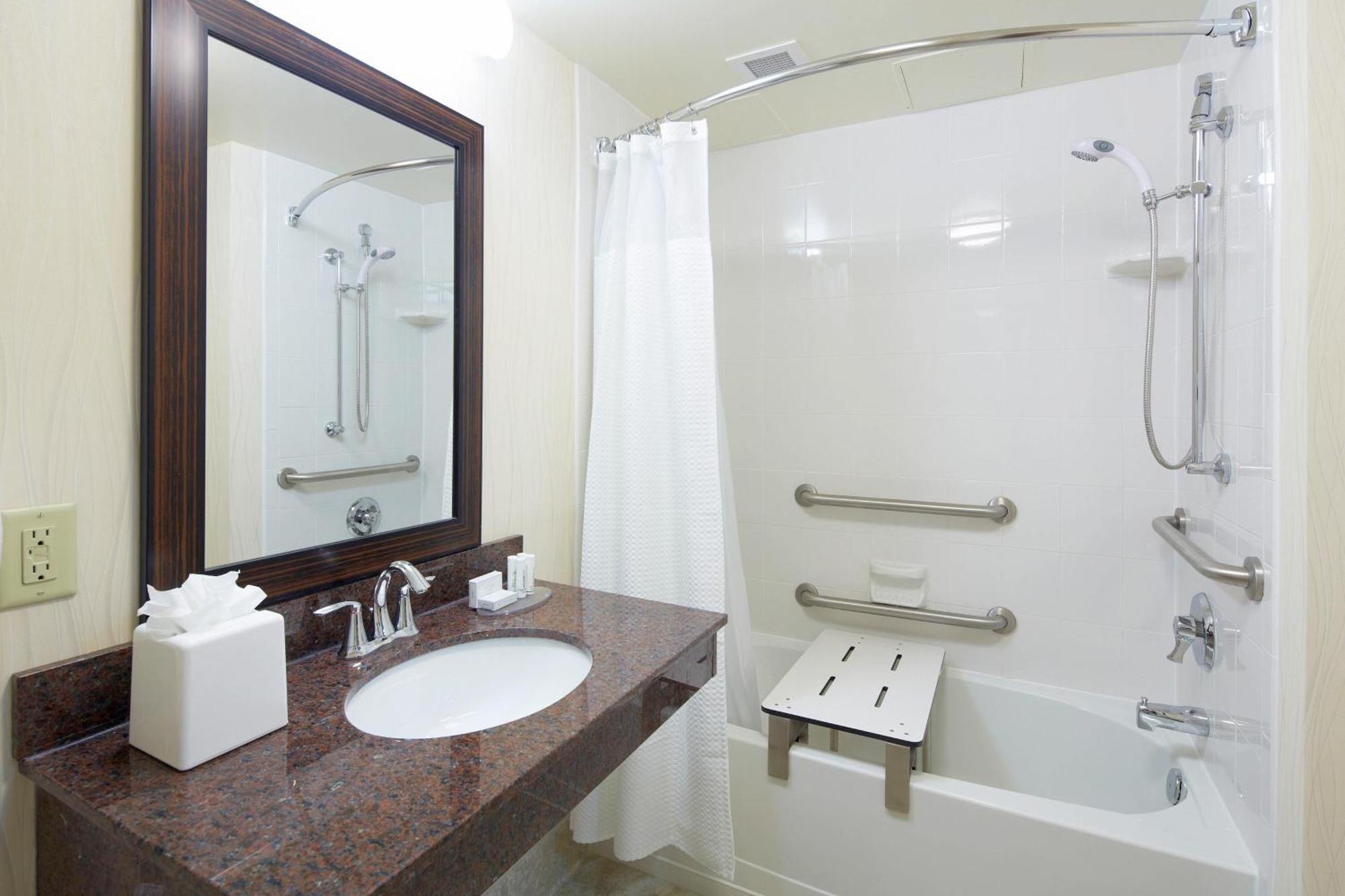 Courtyard By Marriott At Town Center Hotel Sarasota