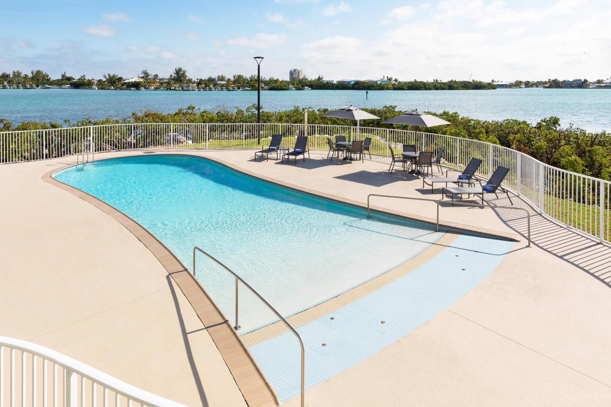 Fairfield By Marriott & Florida Keys Resort Marathon