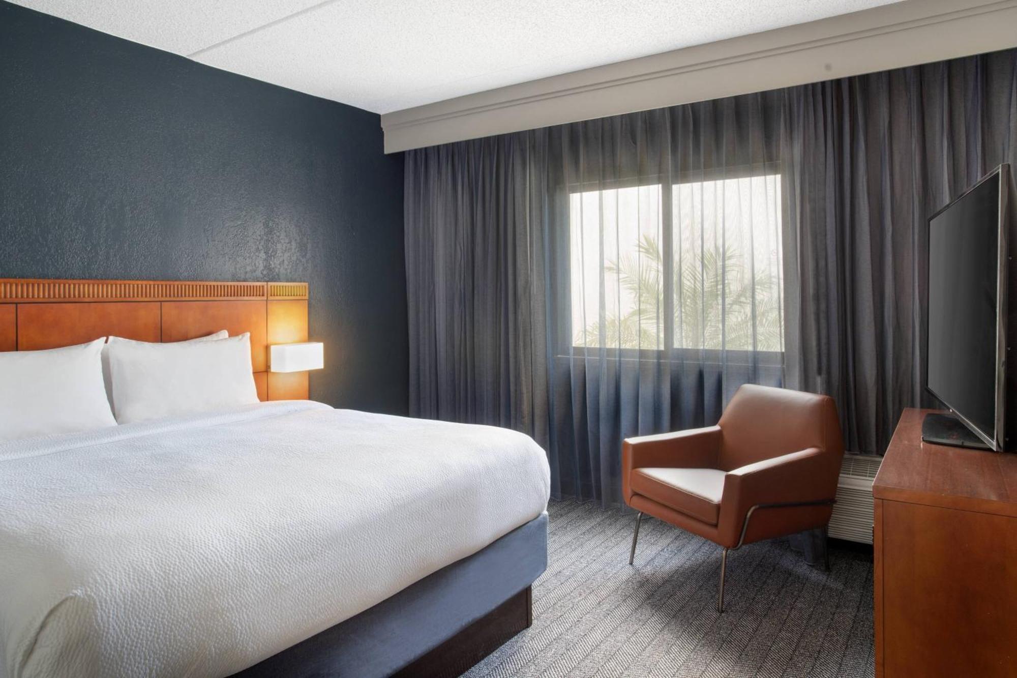 Hotel Courtyard Westshore/airport