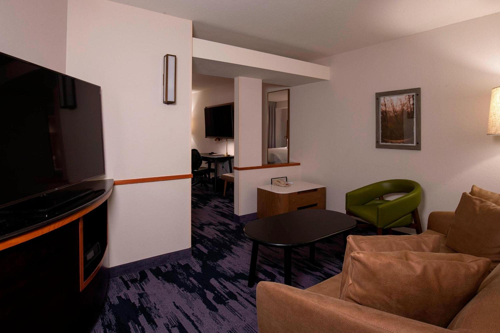 Hotel Fairfield & By Marriott
