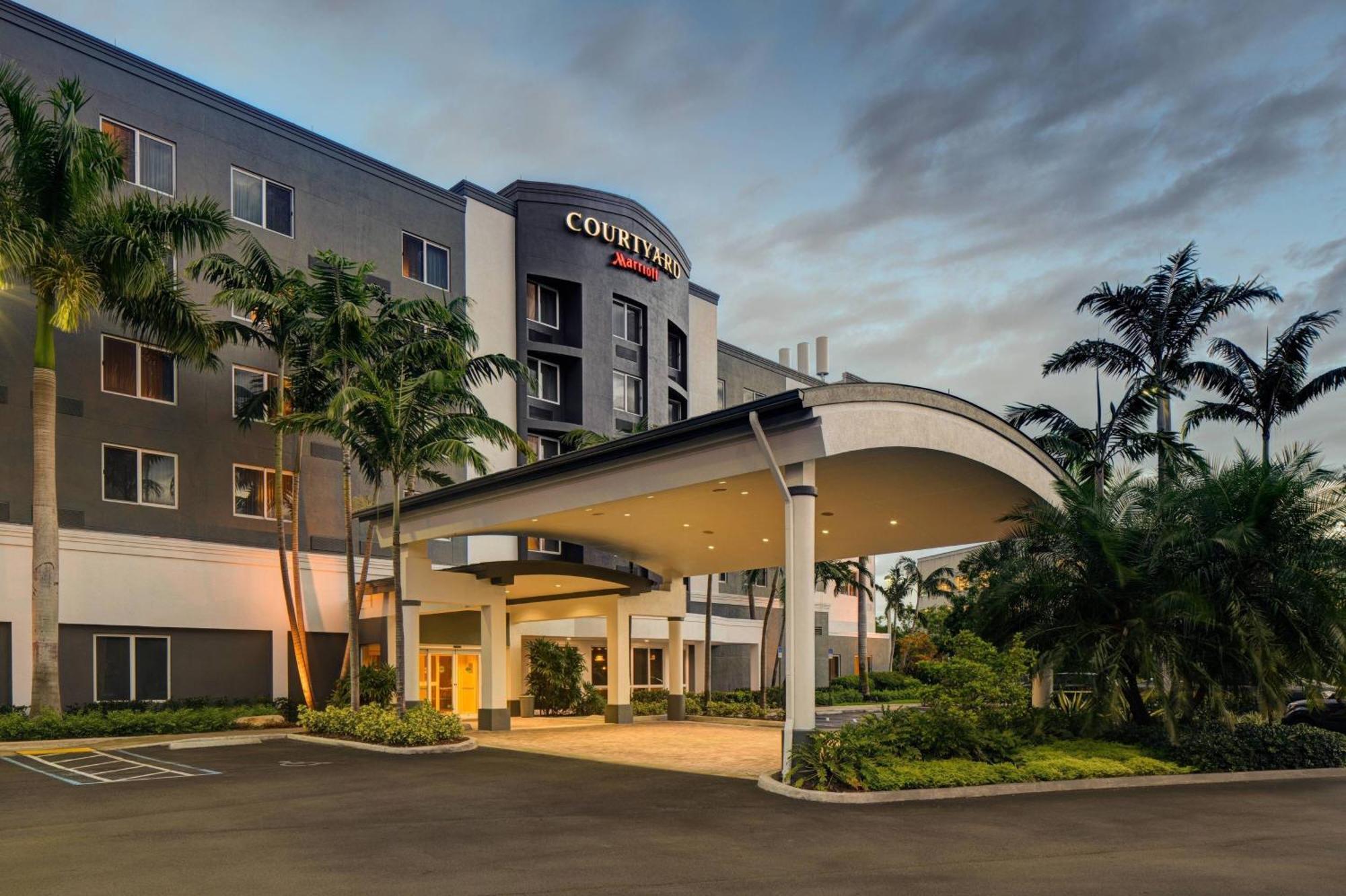 Hotel Courtyard By Marriott Miami West/fl Turnpike 3*