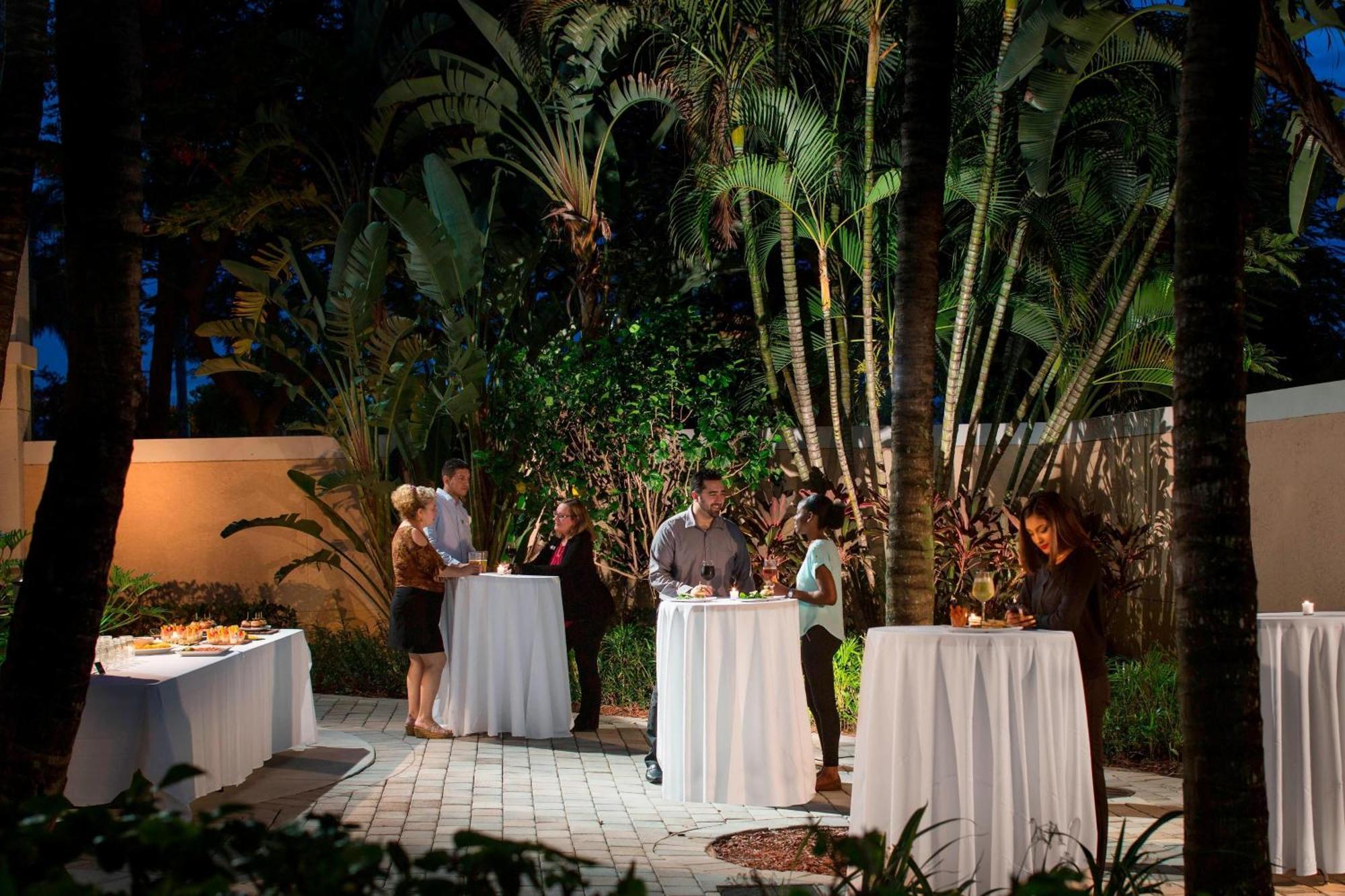 Courtyard By Marriott Lauderdale Airport & Cruise Port Hotel