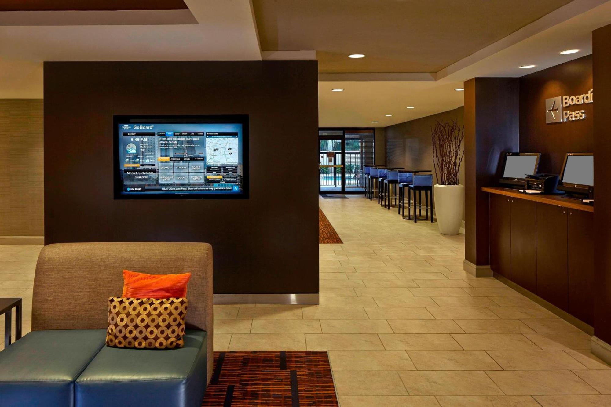 Courtyard By Marriott Orlando East/ucf Area Hotel 3*