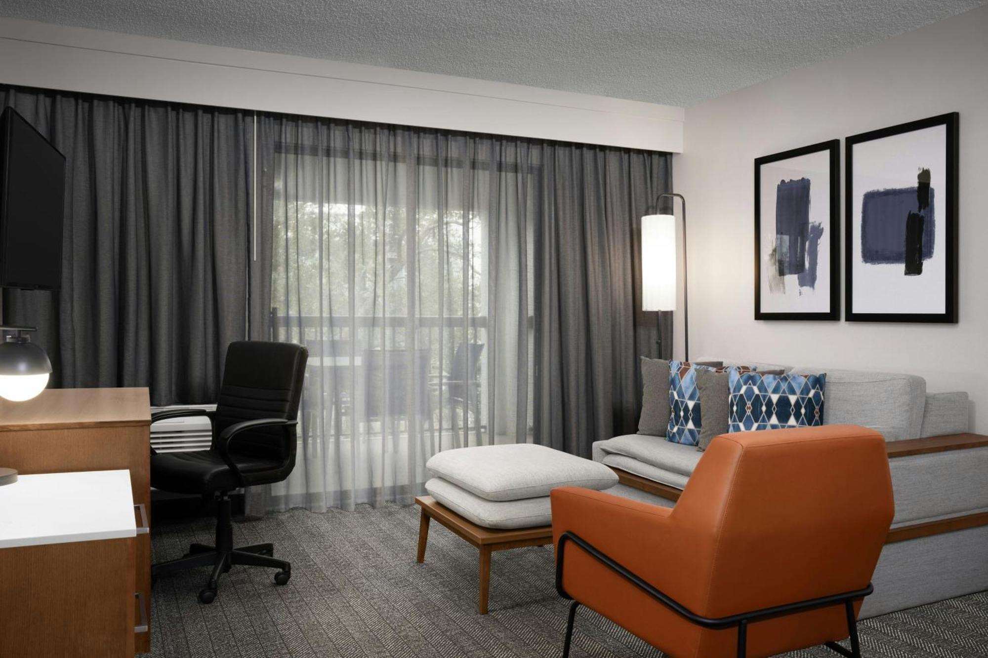 Courtyard By Marriott Orlando East/ucf Area Hotel 3*