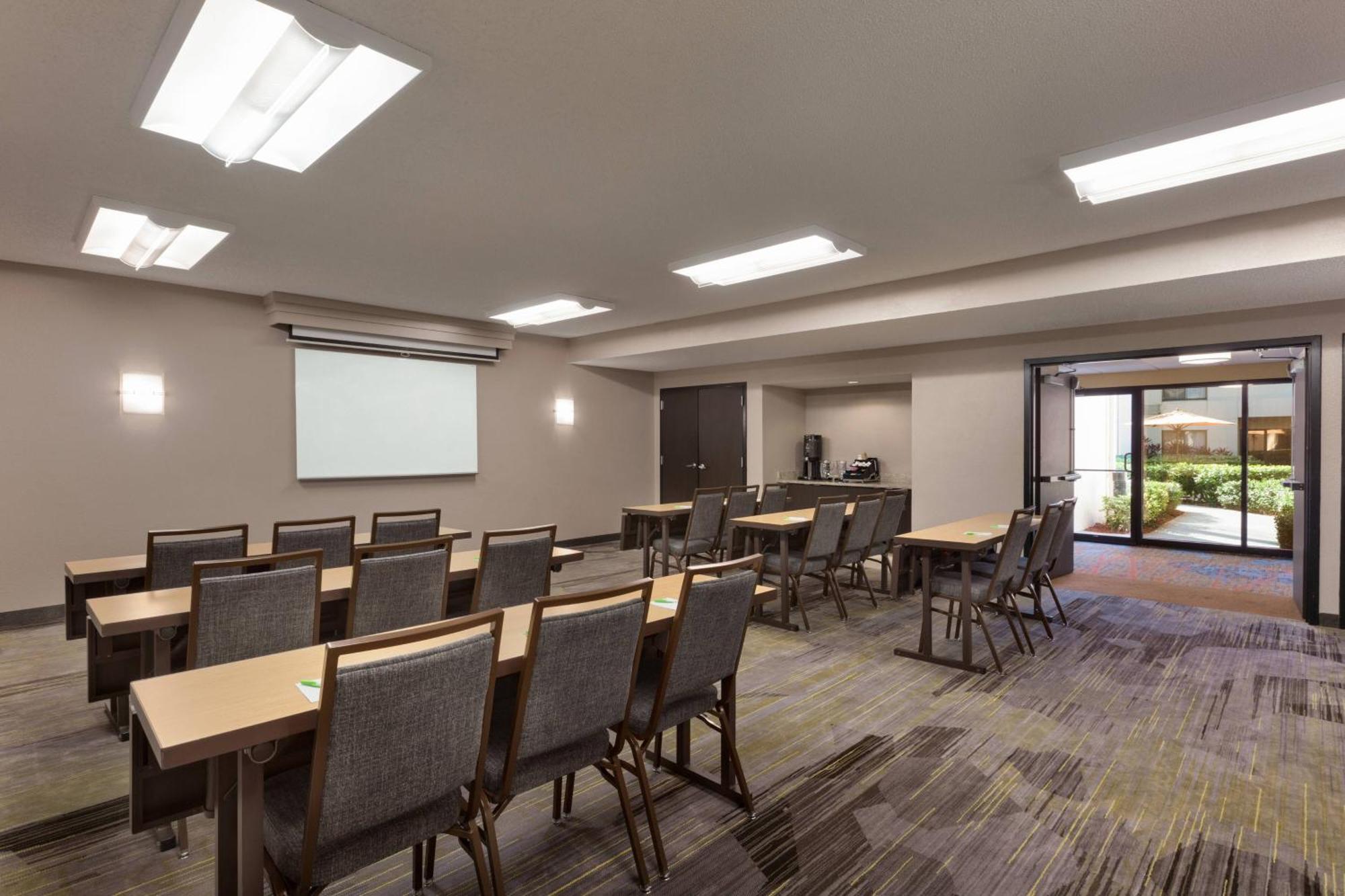 Hotel Courtyard Myers Cape Coral 3*