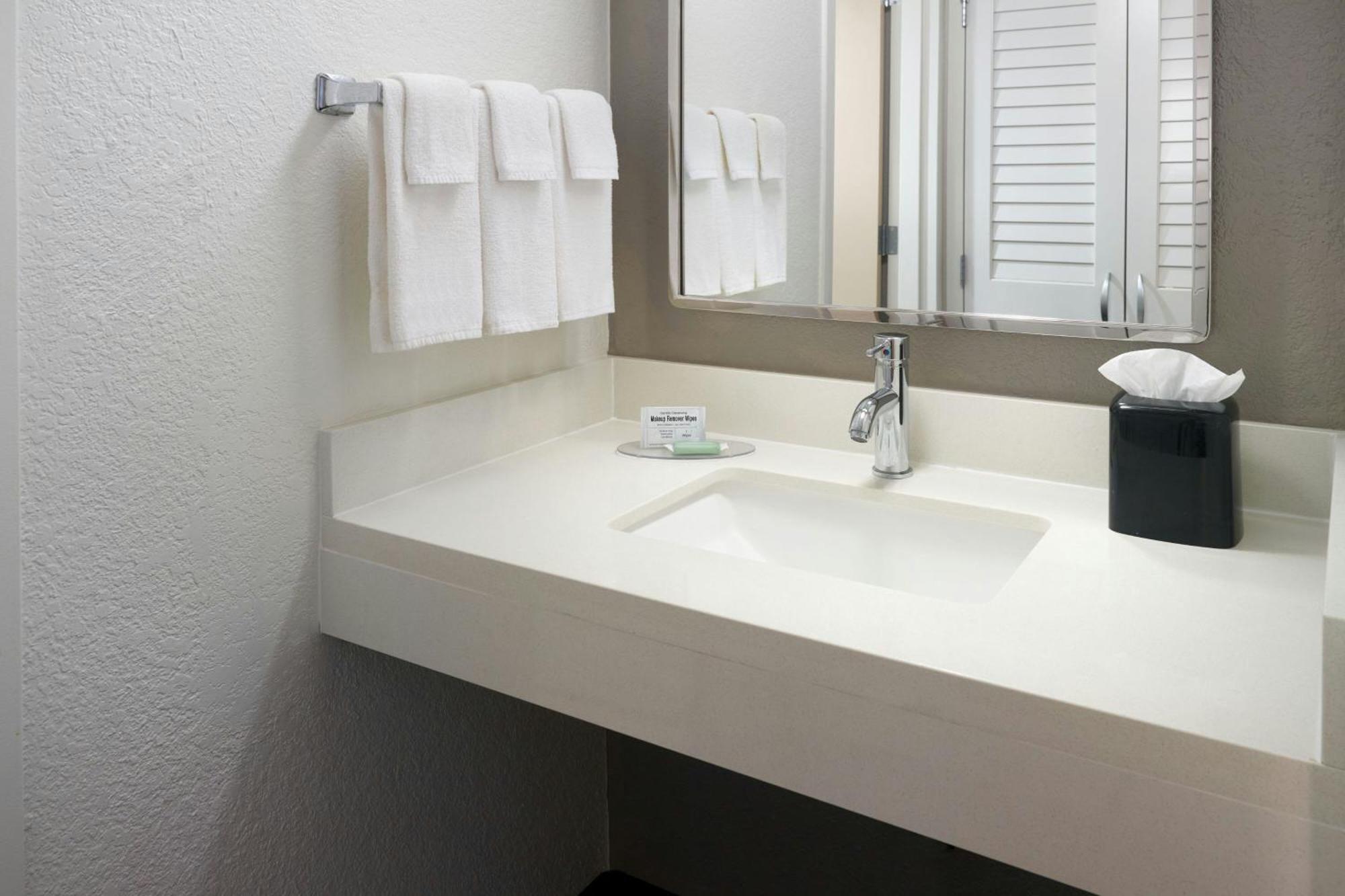 Courtyard By Marriott Lauderdale Of Hotel