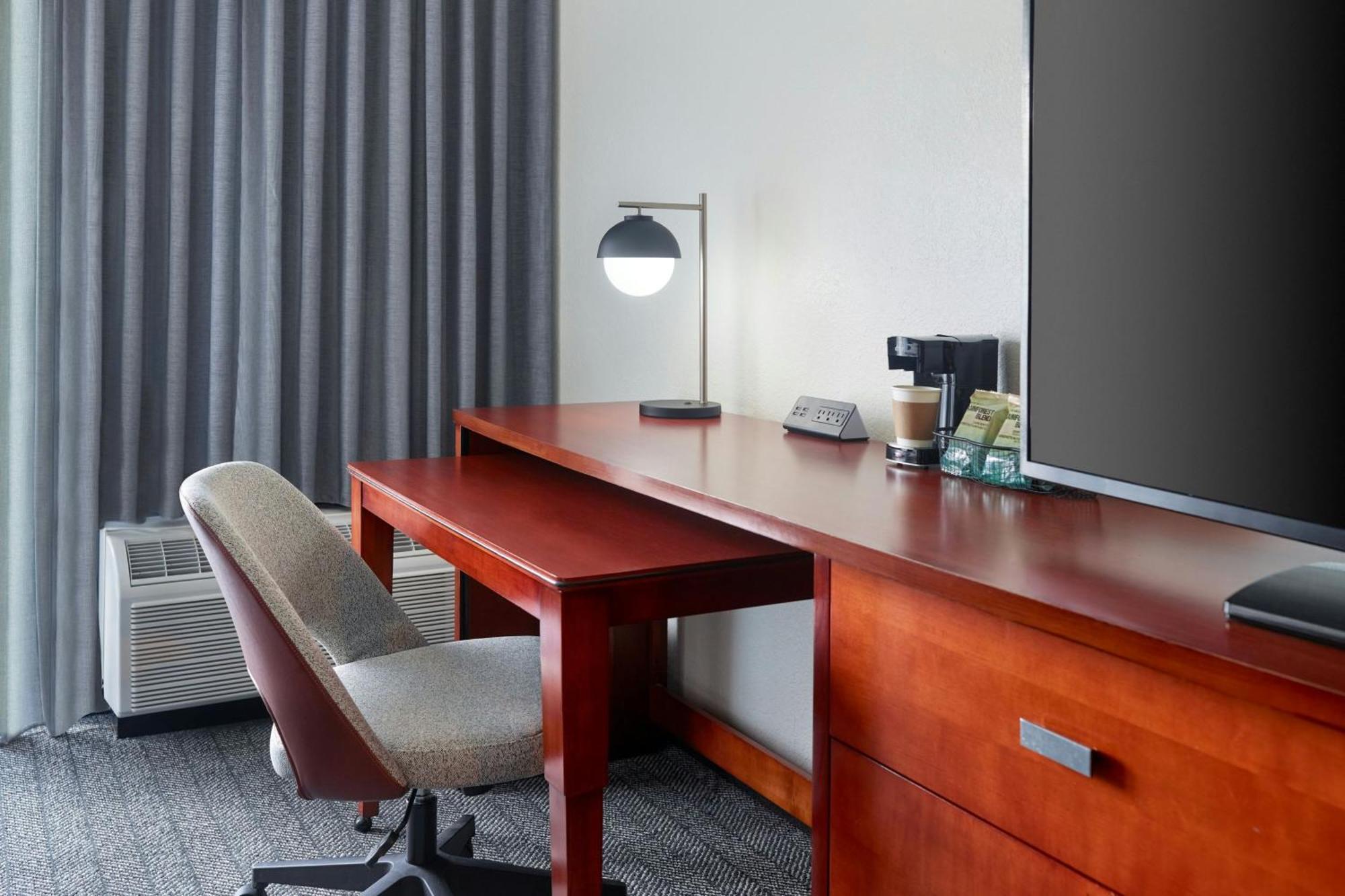 Hotel Courtyard By Marriott Lauderdale Of